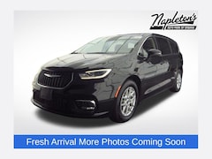 2023 Chrysler Pacifica Touring L Van Passenger Van