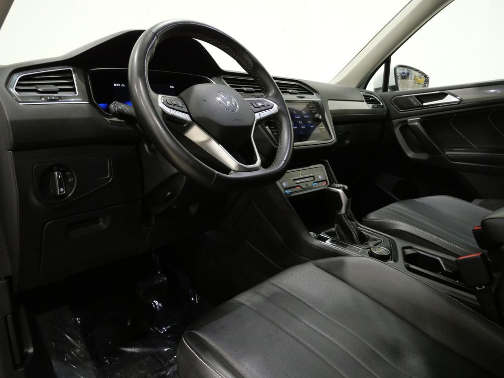 2022 Volkswagen Tiguan SE - Photo 12