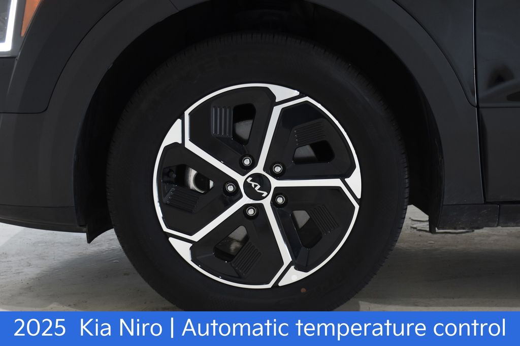 2025 Kia Niro EX - Photo 7