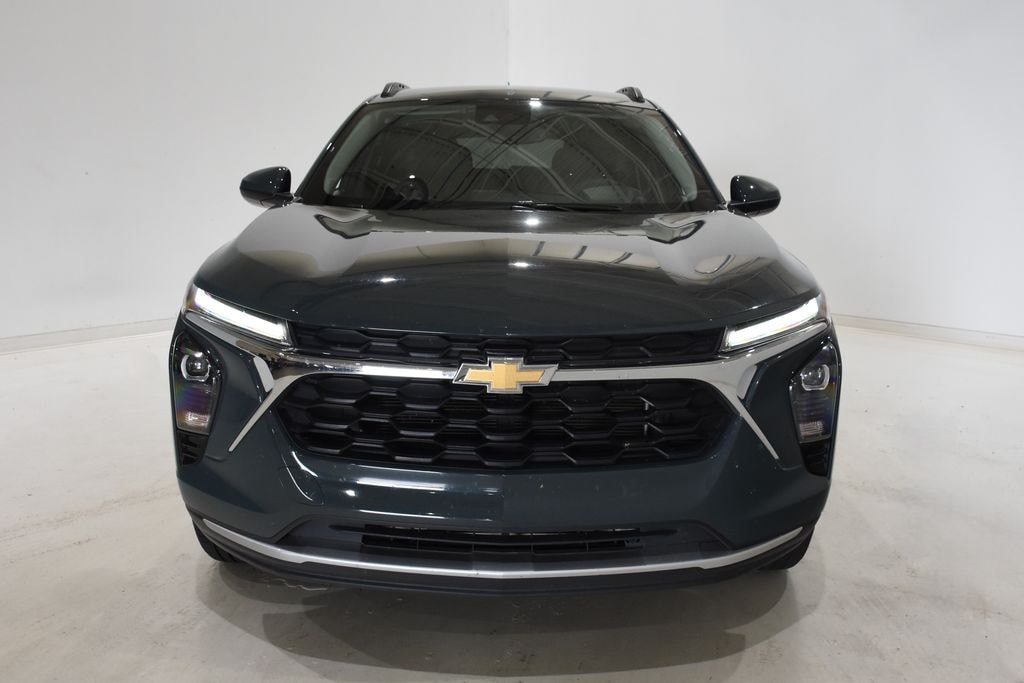 Used 2025 Chevrolet Trax LT SUV