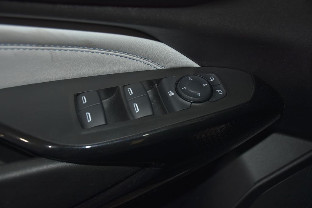 2025 Chevrolet Trax LT - Photo 21
