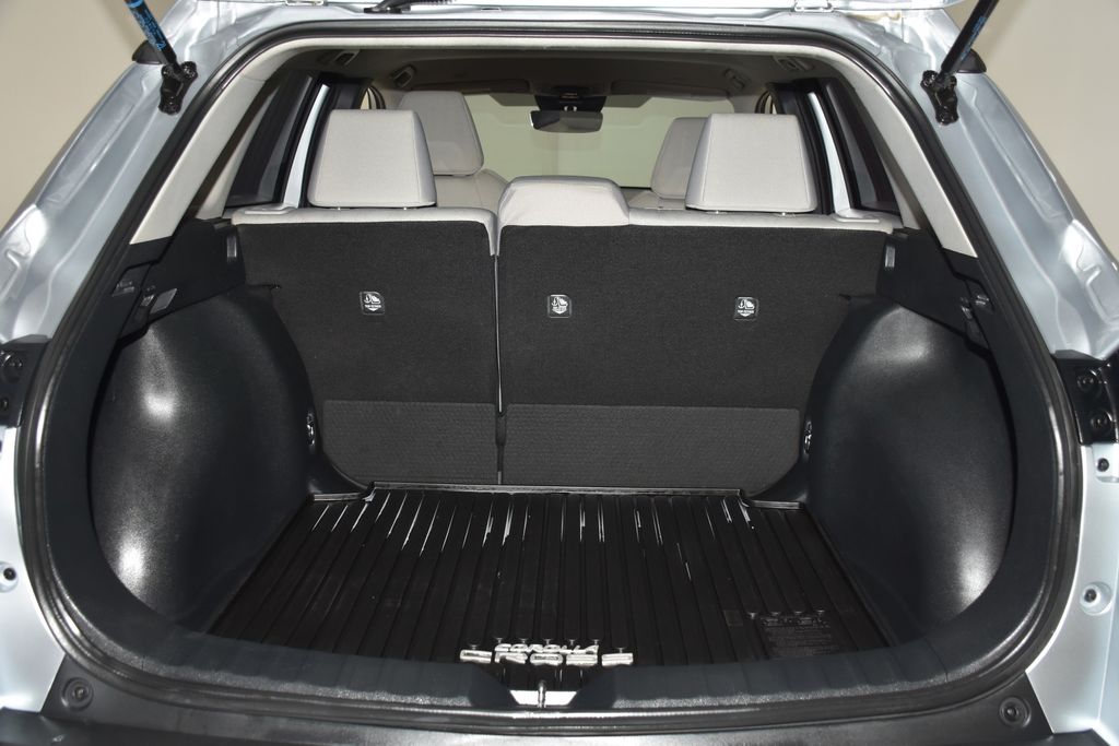 2025 Toyota Corolla Cross L - Photo 27