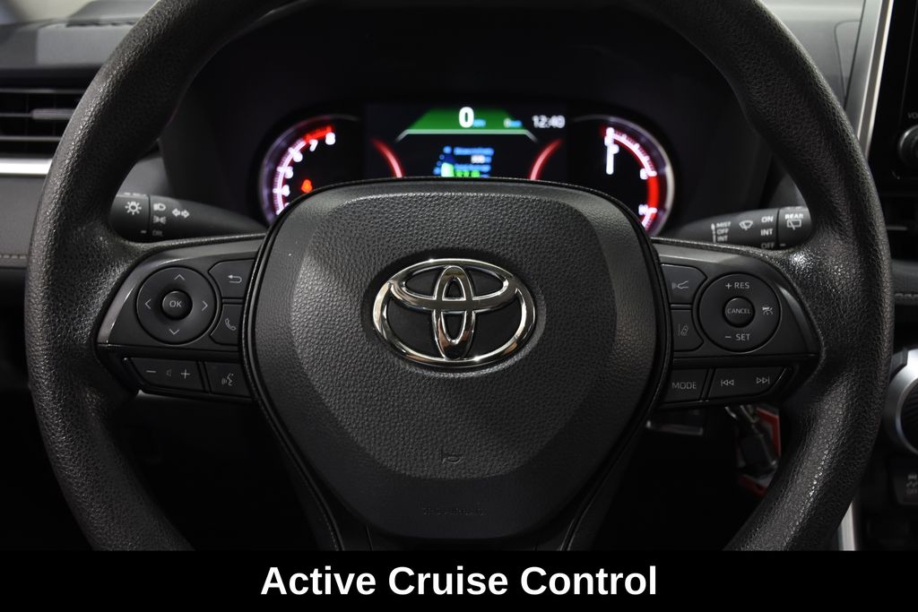 2025 Toyota RAV4 LE - Photo 12
