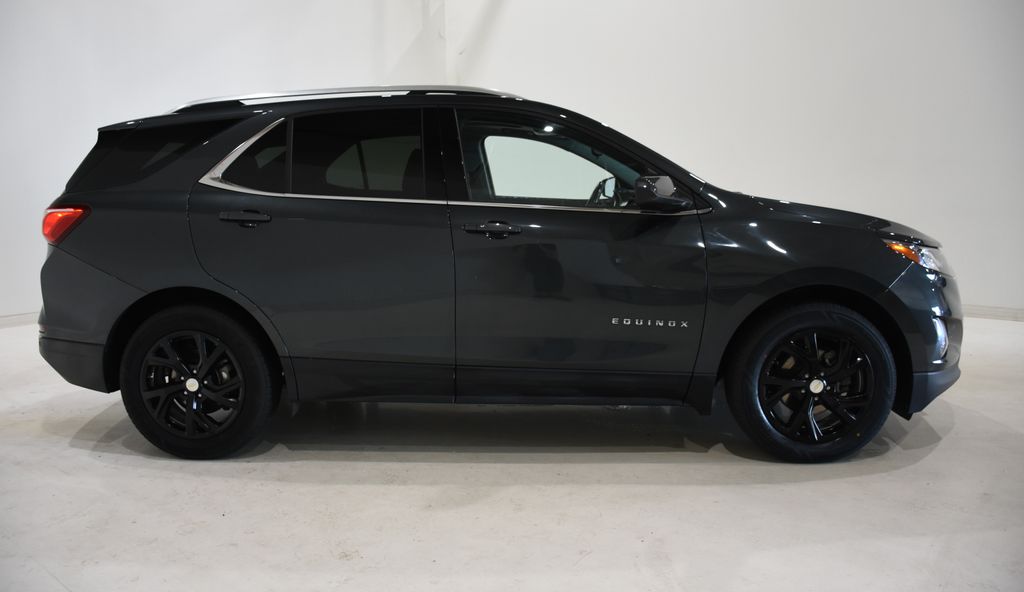 2020 Chevrolet Equinox LT photo 3