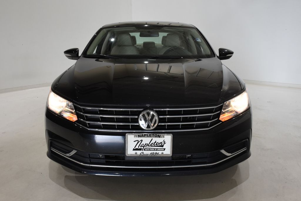 Used 2017 Volkswagen Passat SE with VIN 1VWBT7A36HC020777 for sale in Urbana, IL