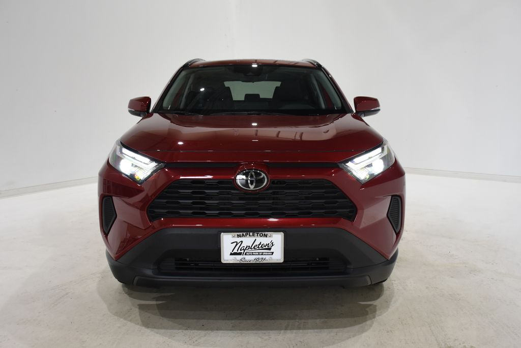 2024 Toyota RAV4 XLE photo 2