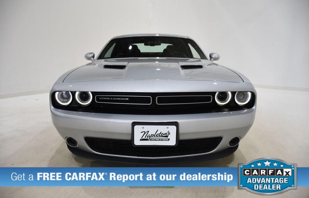 2023 Dodge Challenger SXT photo 2