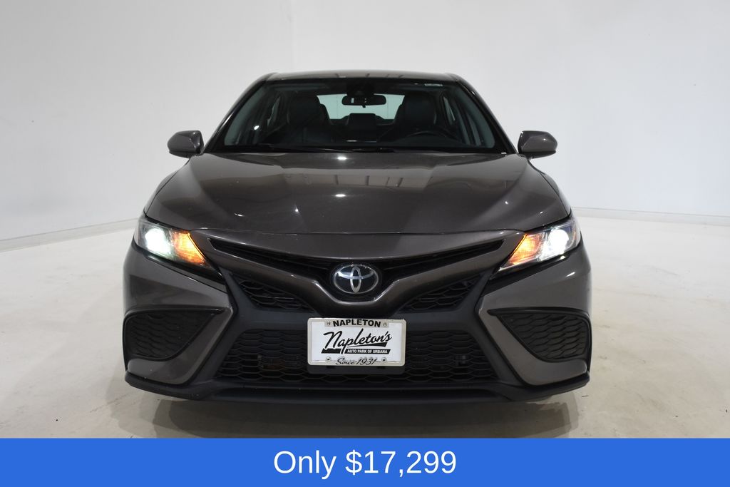 Used 2021 Toyota Camry SE with VIN 4T1G11AK4MU589419 for sale in Urbana, IL
