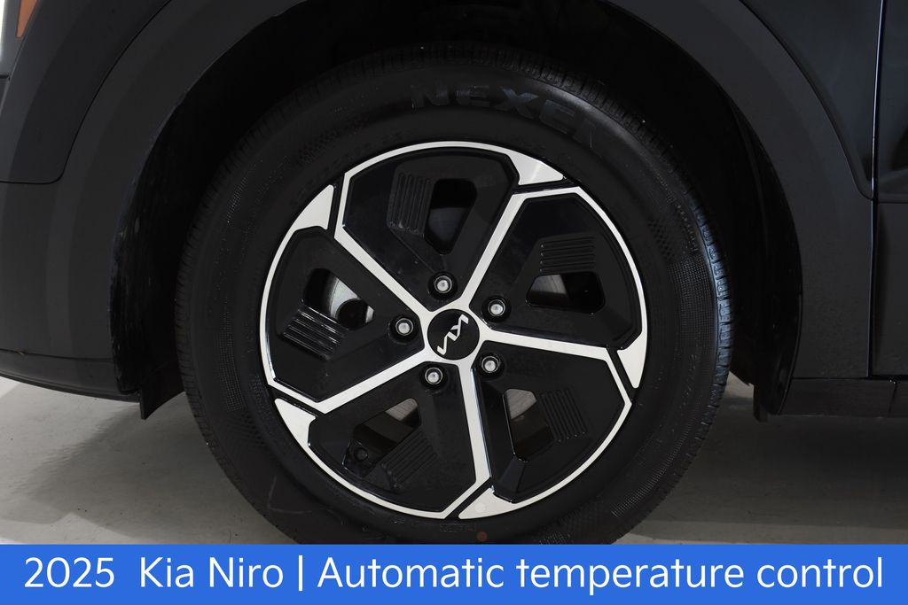 2025 Kia Niro EX - Photo 7
