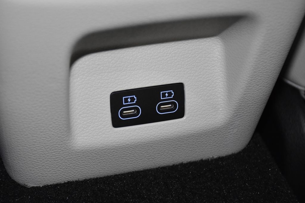 2025 GENESIS G70 Standard - Photo 21