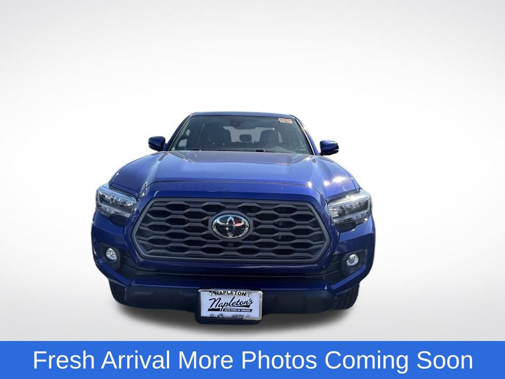 2023 Toyota Tacoma TRD Off-Road V6 photo 2