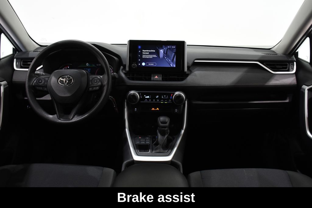 2025 Toyota RAV4 LE - Photo 8