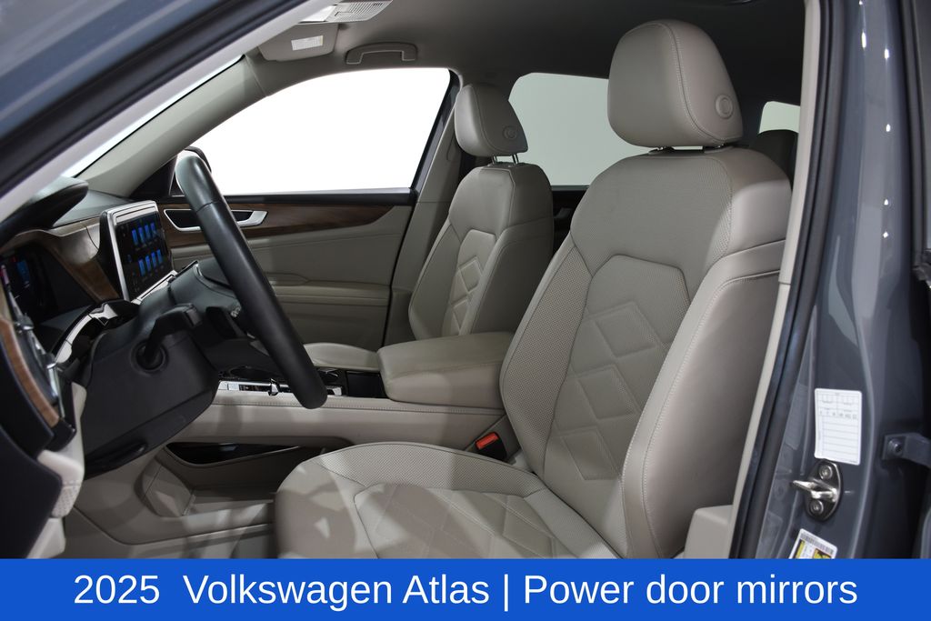 2025 Volkswagen Atlas SE w/Tech - Photo 22