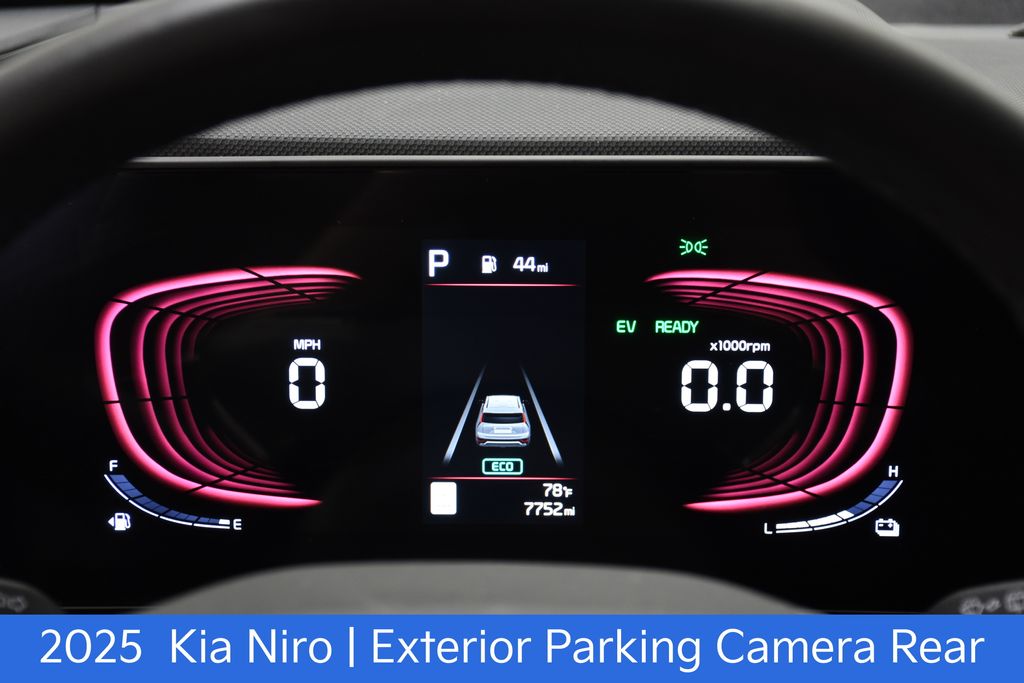 2025 Kia Niro EX - Photo 13