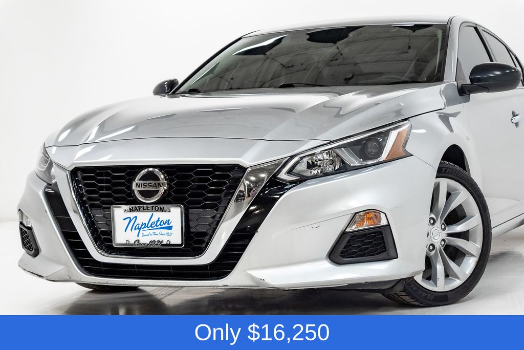 Used 2020 Nissan Altima S with VIN 1N4BL4BV3LC118245 for sale in Urbana, IL