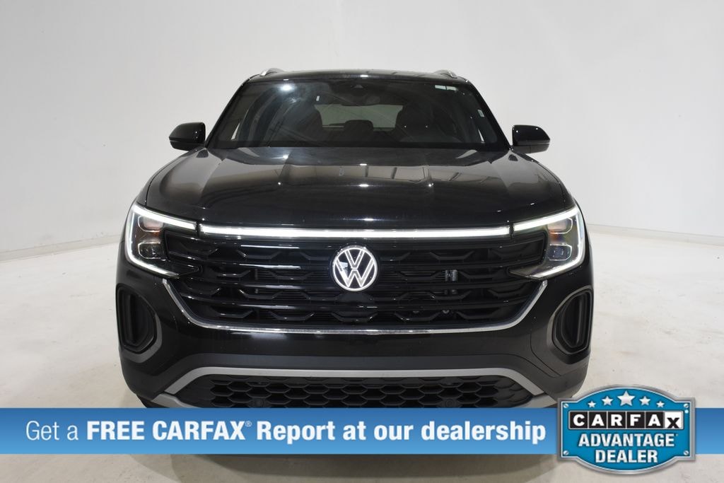 Used 2025 Volkswagen Atlas Cross Sport 2.0T SE w/Technology SUV