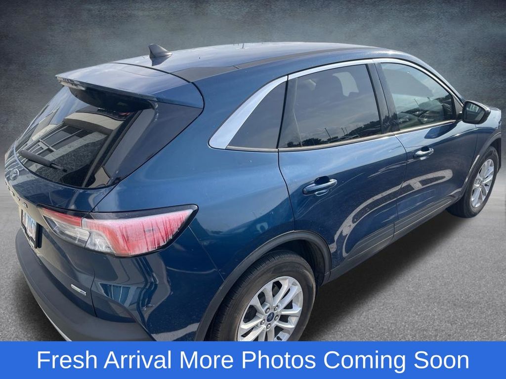 Used 2020 Ford Escape SE with VIN 1FMCU9G67LUC20423 for sale in Urbana, IL