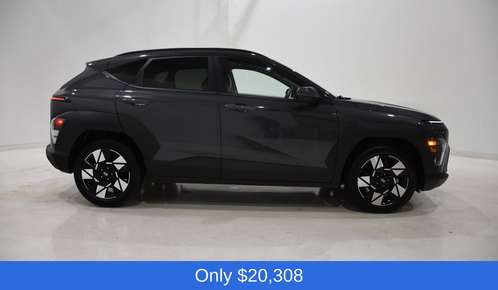 2025 Hyundai Kona SEL photo 3