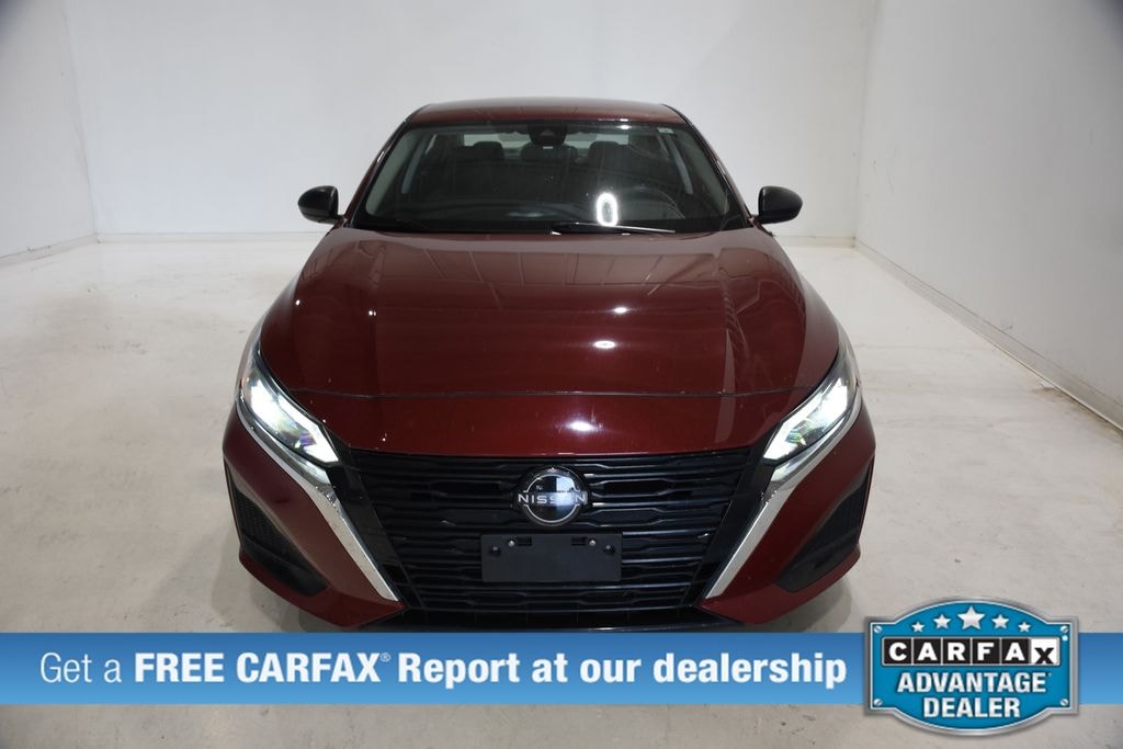 Used 2024 Nissan Altima 2.5 SV Sedan