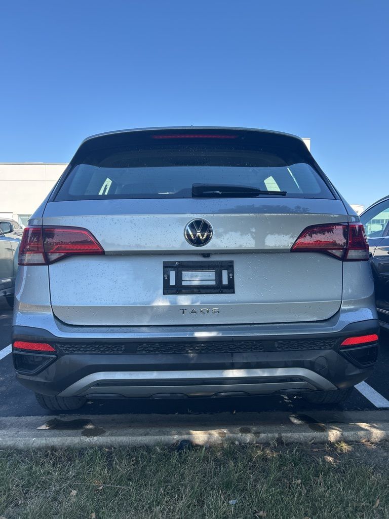 2024 Volkswagen Taos S photo 4
