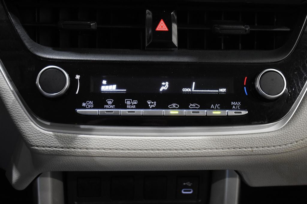 2025 Toyota Corolla Cross L - Photo 19
