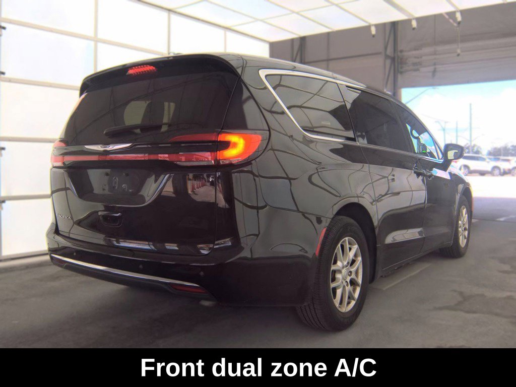 Used 2025 Chrysler Pacifica Select Van Passenger Van