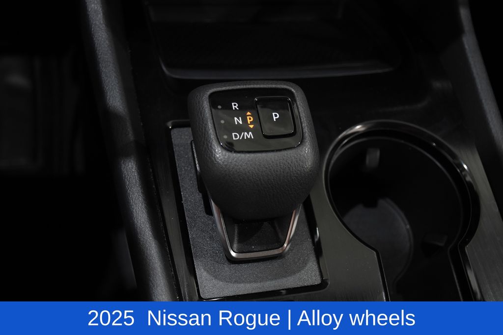 2025 Nissan Rogue SV - Photo 24