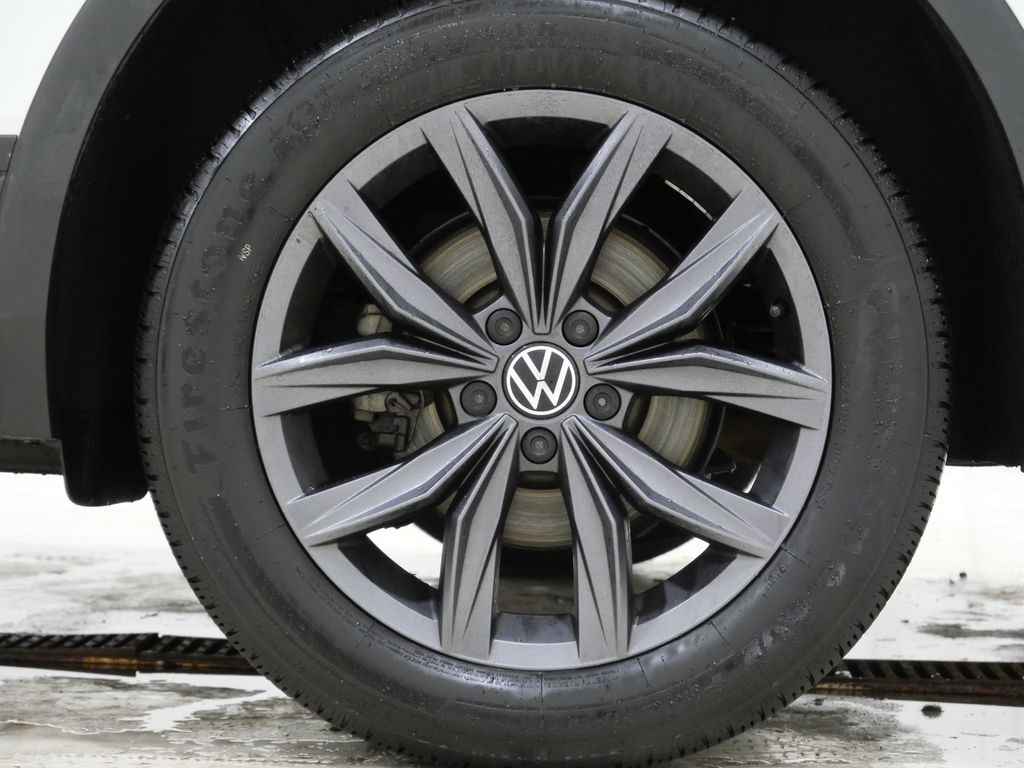 2022 Volkswagen Tiguan SE - Photo 10