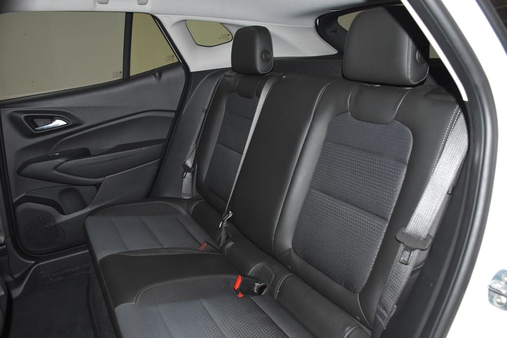 2025 Chevrolet Trax LT - Photo 24