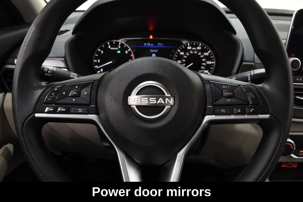 2025 Nissan Altima SV - Photo 14