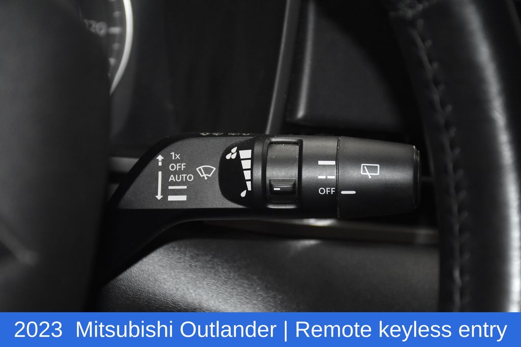 2023 Mitsubishi Outlander SE - Photo 11