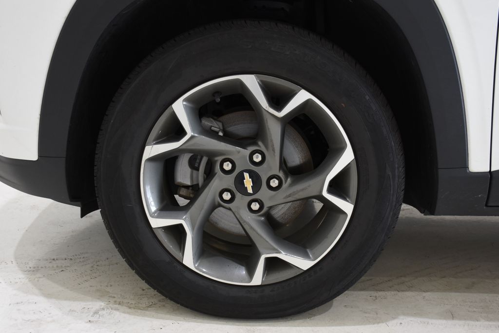 2025 Chevrolet Trax LT - Photo 6