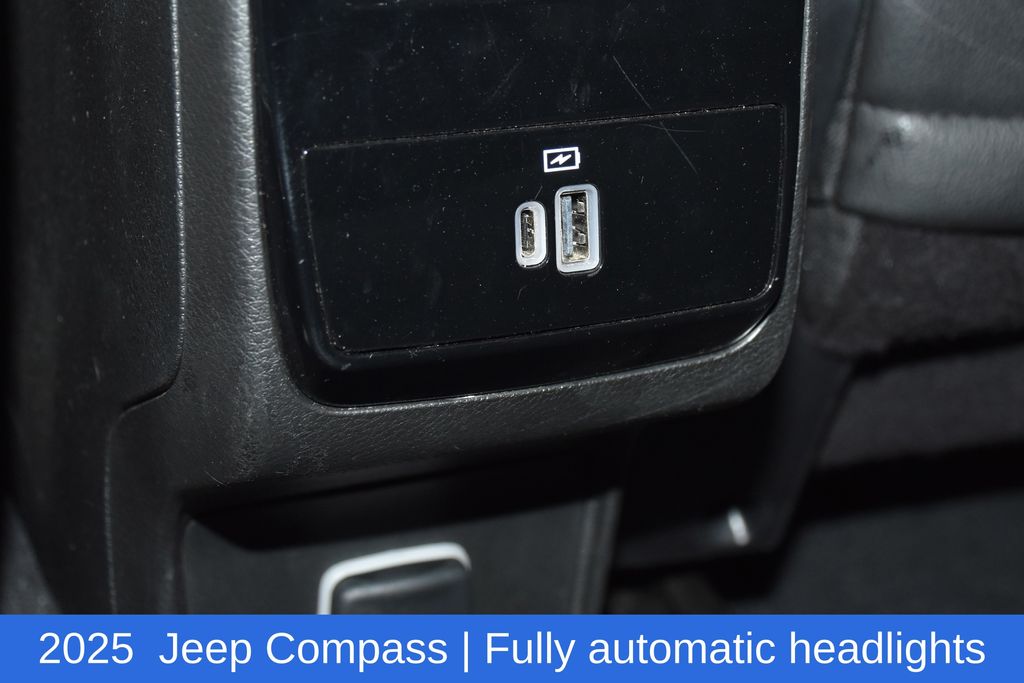 2025 Jeep Compass Latitude - Photo 24
