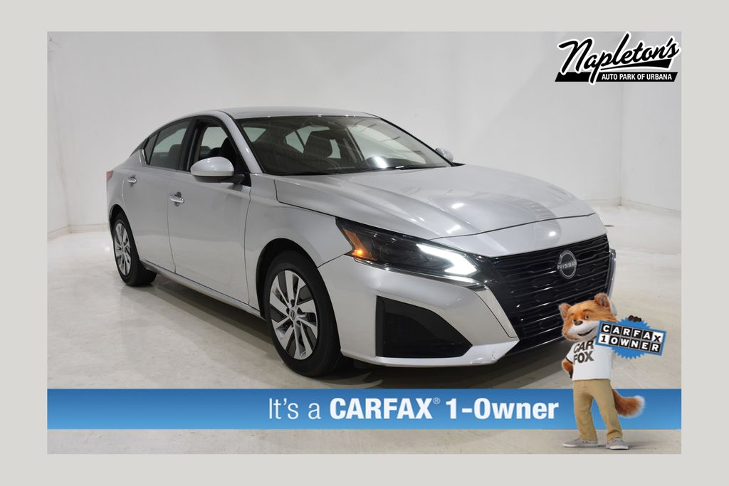 2023 Nissan Altima S's photo
