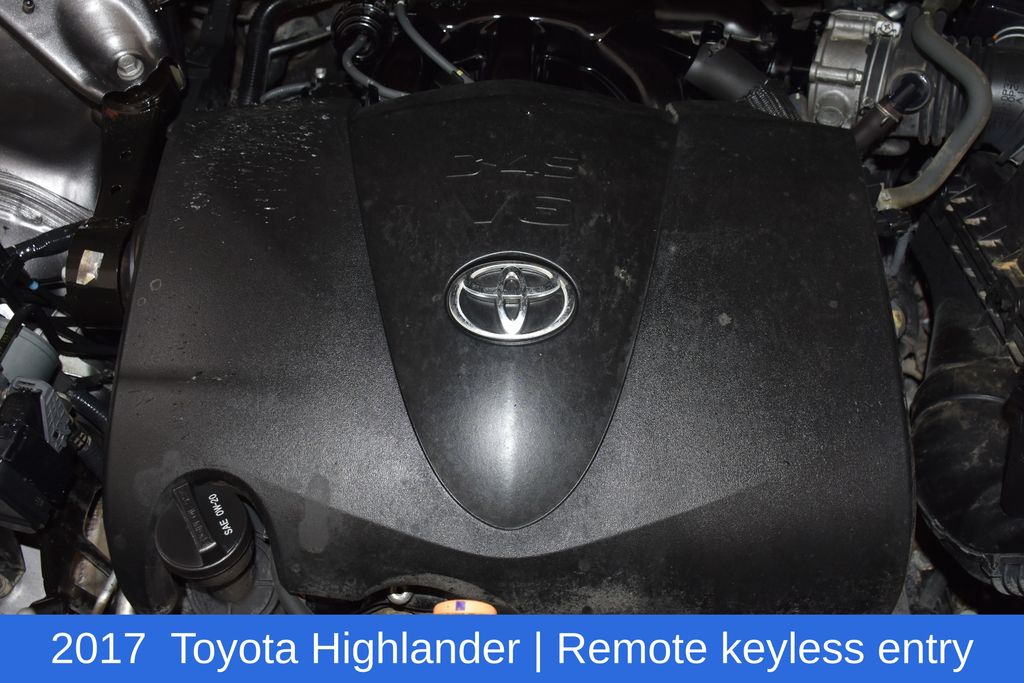 2017 Toyota Highlander LE - Photo 7