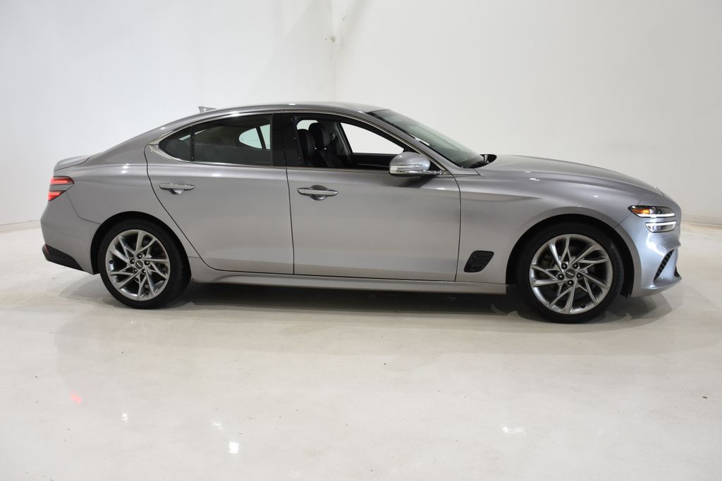 2022 Genesis G70 2.0T photo 3