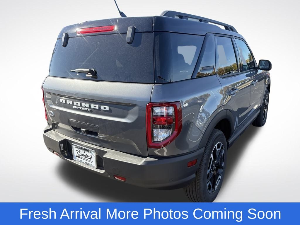 2023 Ford Bronco Sport Outer Banks photo 3