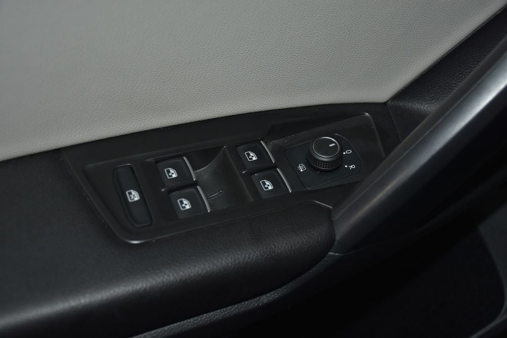 2021 Volkswagen Tiguan SE - Photo 27