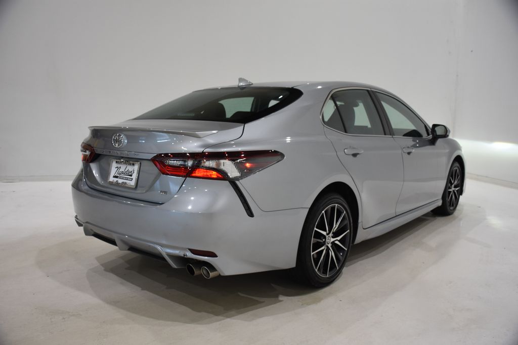 2024 Toyota Camry SE photo 4