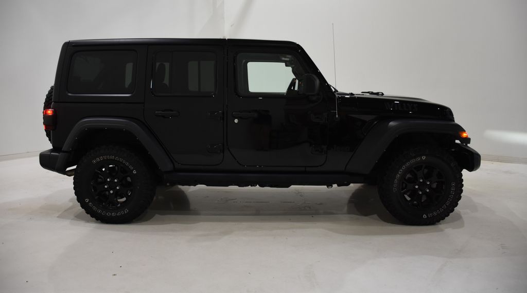 2022 Jeep Wrangler Unlimited Willys photo 3