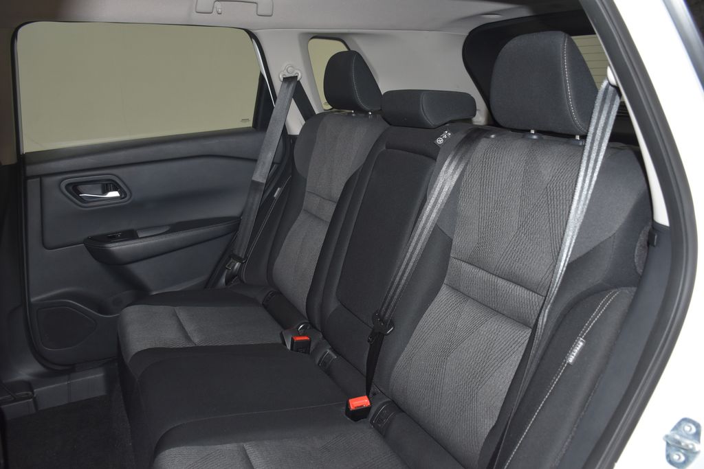2025 Nissan Rogue SV - Photo 28