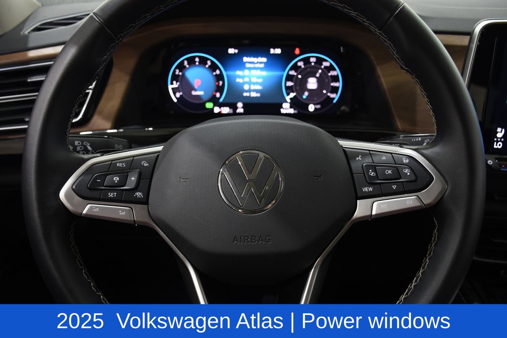 2025 Volkswagen Atlas SE w/Tech - Photo 11