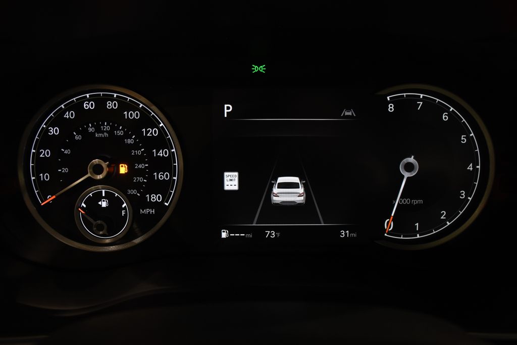 2025 GENESIS G70 Standard - Photo 11