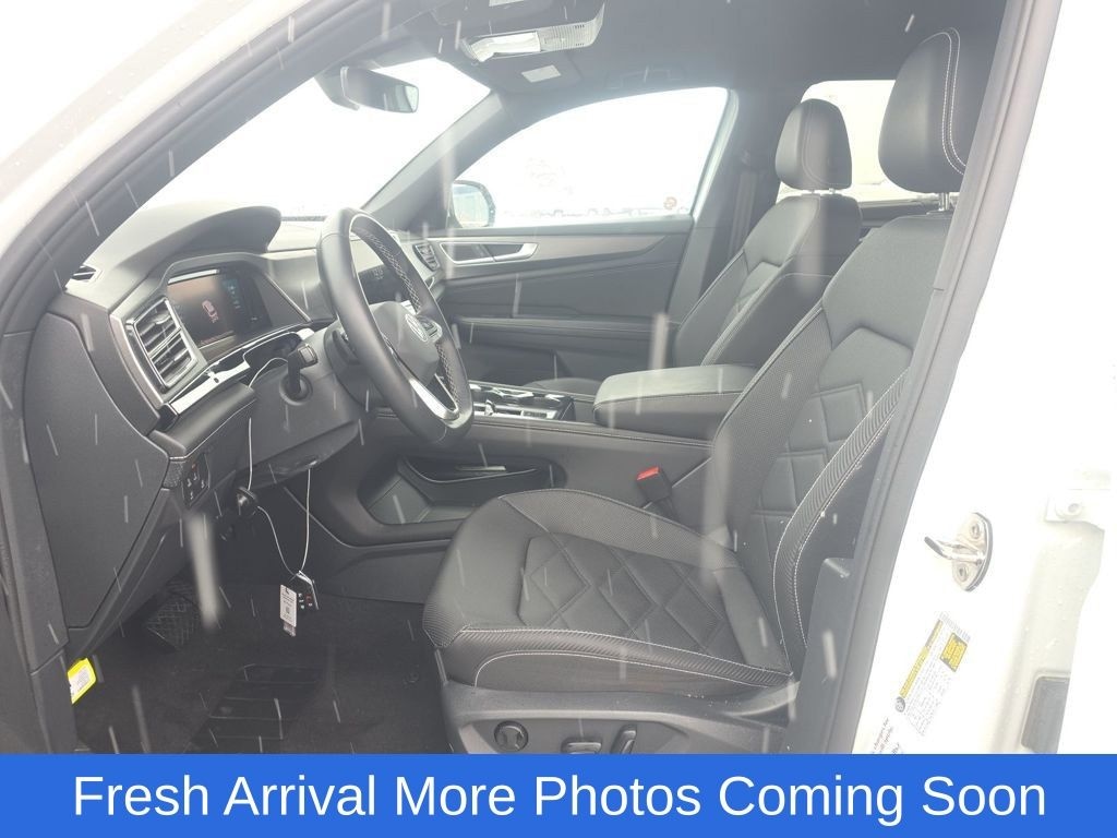 Used 2025 Volkswagen Atlas Cross Sport 2.0T SE w/Technology SUV