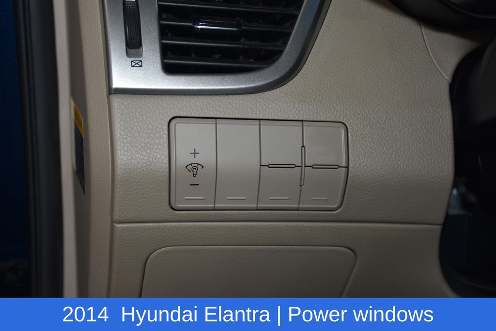 2014 Hyundai Elantra GT Base - Photo 10