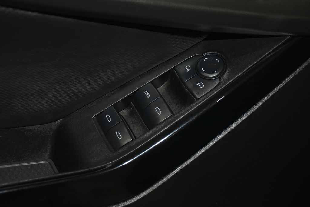 2025 Chevrolet Equinox LT - Photo 19