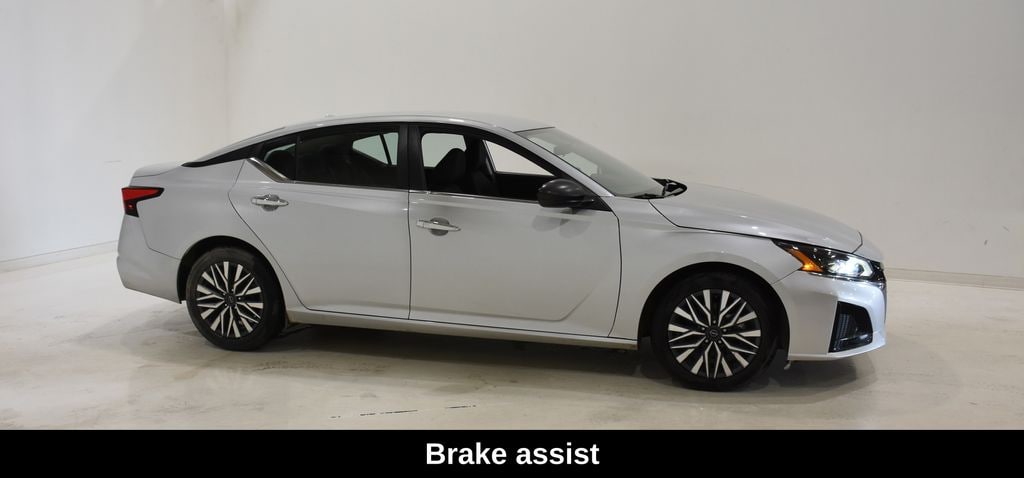 Used 2024 Nissan Altima 2.5 SV Sedan