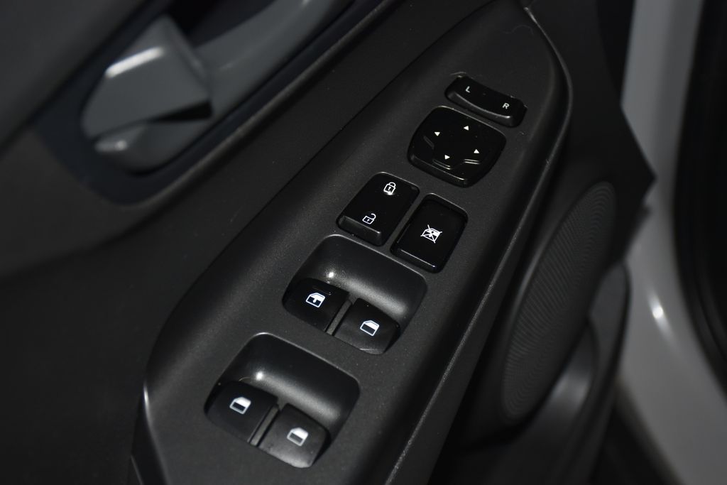 2022 Hyundai Kona SEL - Photo 25