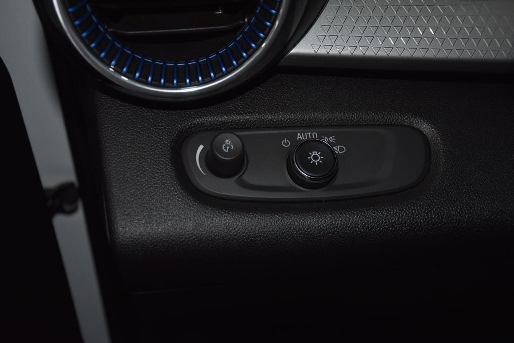 2025 Chevrolet Trax LT - Photo 9