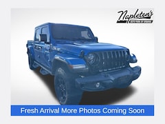 2022 Jeep Gladiator Willys Truck Crew Cab